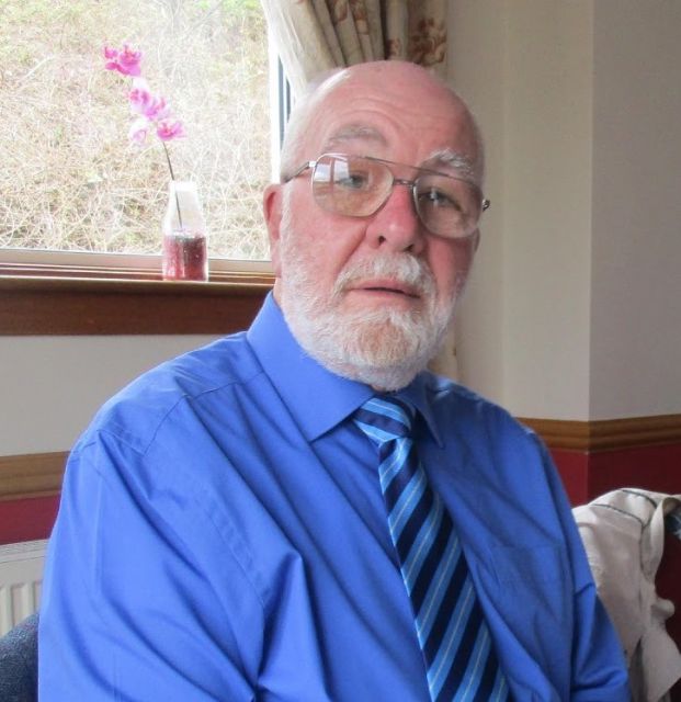 Ian Lindsay Ian Lindsay